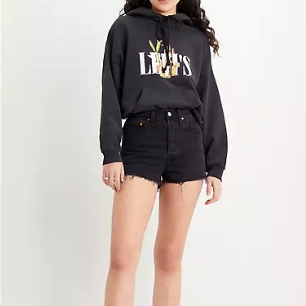 NWT Levi’s high waisted rib cage shorts black denim 25